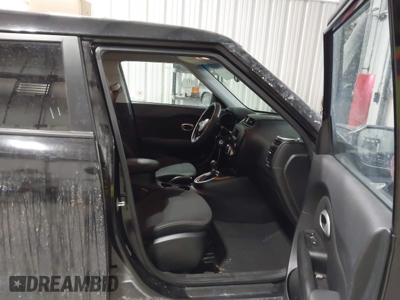 2014 Kia Soul with VIN KNDJN2A21E7032469, listed as a IAAI auction lot 41595983 with 87,651 mi miles. Bid and sale history available at carsss.com. Image 5.