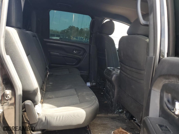 2018 Nissan Titan XD SV with VIN 1N6BA1F41JN517296, listed as a Copart auction lot 49090835 with 210,589 mi miles and Clean Title. Bid and sale history available at carsss.com. Image 10.