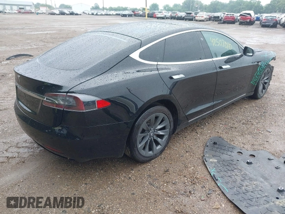 2018 Tesla Model S 75D with VIN 5YJSA1E21JF283971, listed as a IAAI auction lot 42507010 with 117,934 mi miles and . Bid and sale history available at DreamBid. Image 4.