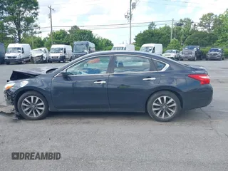 2017 Nissan Altima SL z VIN 1N4AL3AP0HC112371, wystawiony jako IAAI lot #42185520 z przebiegiem 97 781 mil mil oraz . Historia ofert i sprzedaży dostępna na DreamBid. Obrazek 14.