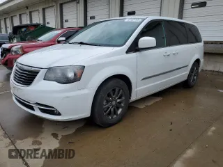 2015 Chrysler Town & Country S with VIN 2C4RC1HG7FR711005, listed as a Copart auction lot 48103765 with 97,496 mi miles and Clean Title. Bid and sale history available at carsss.com. Image 1.