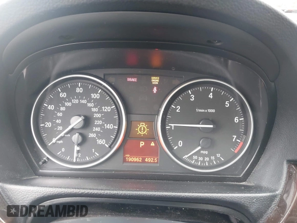 2011 BMW 3 Series 328i xDrive z VIN WBAPK5G50BNN26400, wystawiony jako IAAI lot #41885509 z przebiegiem 190 962 mil mil oraz . Historia ofert i sprzedaży dostępna na DreamBid. Obrazek 7.