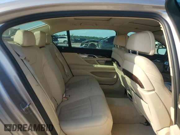 2021 BMW 7 Series 740i with VIN WBA7T2C02MCF77517, listed as a Copart auction lot 50565205 with 29,848 mi miles and Salvage title. Bid and sale history available at DreamBid. Image 10.