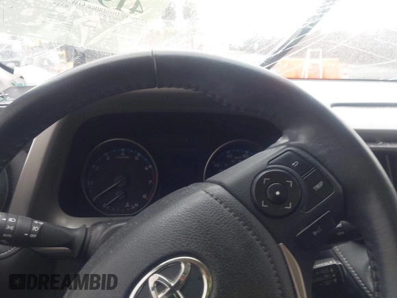 2018 Toyota RAV4 XLE with VIN 2T3WFREV0JW452030, listed as a IAAI auction lot 41915411 with 1 mi miles. Bid and sale history available at carsss.com. Image 7.