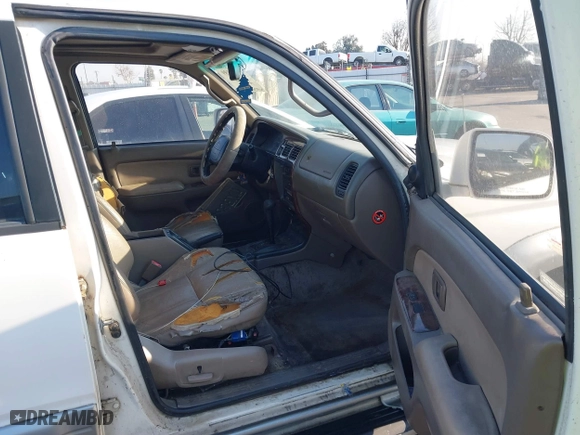 1997 Toyota 4Runner Limited with VIN JT3GN87RXV0028578, listed as a IAAI auction lot 41468199 with 305,731 mi miles. Bid and sale history available at carsss.com. Image 5.