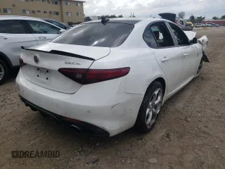 2019 Alfa Romeo Giulia Ti Sport with VIN ZARFAMBN5K7604456, listed as a Copart auction lot 64567052 with 40,097 mi miles. Bid and sale history available at carsss.com. Image 4.