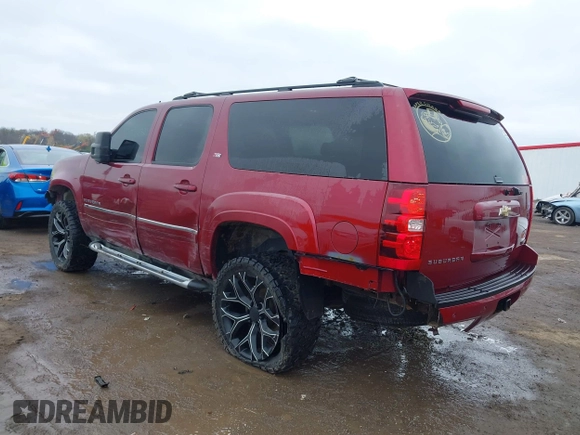 2010 Chevrolet Suburban LT with VIN 1GNUKJE38AR274572, listed as a IAAI auction lot 42022321 with 260,690 mi miles. Bid and sale history available at carsss.com. Image 3.