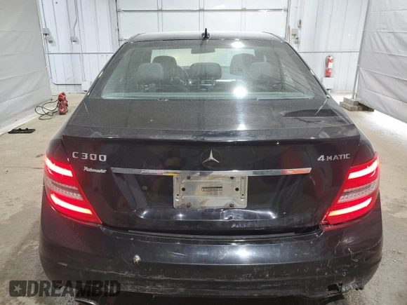2013 Mercedes-Benz C 300 Sport z VIN WDDGF8AB3DR282363, wystawiony jako Copart lot #58652485 z przebiegiem 126 555 mil mil oraz Szkoda całkowita • Salvage title. Historia ofert i sprzedaży dostępna na DreamBid. Obrazek 6.