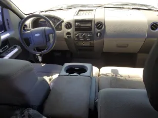 2005 Ford F-150 STX z VIN 1FTRX12W05NA27977, wystawiony jako Copart lot #51241365 z przebiegiem 161 327 mil mil oraz Szkoda całkowita • Salvage title. Historia ofert i sprzedaży dostępna na DreamBid. Obrazek 8.