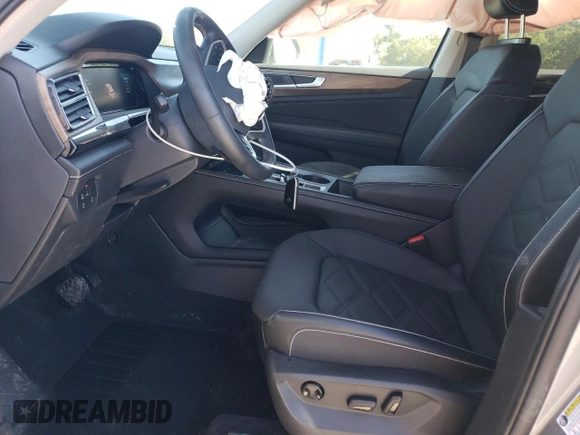 2024 Volkswagen Atlas SE with VIN 1V2DR2CAXRC527996, listed as a Copart auction lot 74796794 with 18,934 mi miles and Salvage title. Bid and sale history available at DreamBid. Image 7.