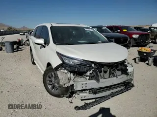 2021 Toyota Sienna XLE with VIN 5TDYRKEC8MS022838, listed as a Copart auction lot 71315344 with Not Provided miles and Salvage Title. Bid and sale history available at DreamBid. Image 12.