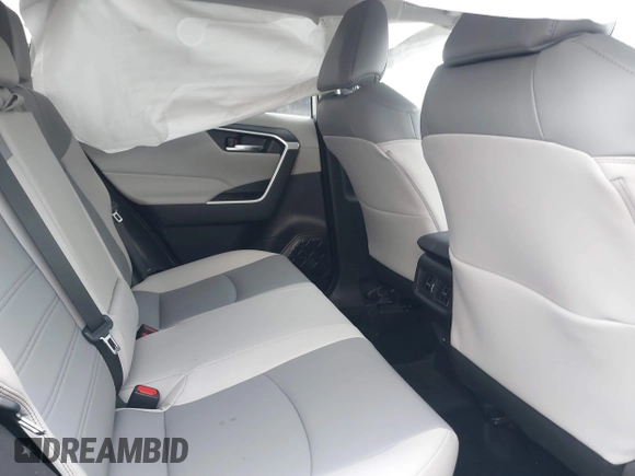 2024 Toyota RAV4 Hybrid XLE Premium z VIN 4T3B6RFV2RU151316, wystawiony jako IAAI lot #42171500 z przebiegiem 4 801 mil mil oraz . Historia ofert i sprzedaży dostępna na DreamBid. Obrazek 8.