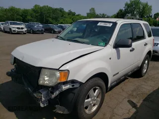 2008 Ford Escape XLT with VIN 1FMCU93118KD83372, listed as a Copart auction lot 61196675 with 139,044 mi miles and Salvage title. Bid and sale history available at DreamBid. Image 1.