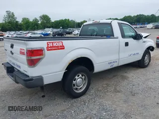 2014 Ford F-150 XL z VIN 1FTMF1CMXEKE59536, wystawiony jako IAAI lot #42515867 z przebiegiem 134 845 mil mil oraz . Historia ofert i sprzedaży dostępna na DreamBid. Obrazek 4.