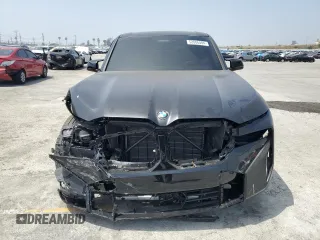 2024 BMW XM Label Red z VIN 5YM33CS0XR9V04672, wystawiony jako Copart lot #52006084 z przebiegiem 5107 mil mil oraz Szkody całkowita. Historia ofert i sprzedaży dostępna na DreamBid. Obrazek 5.