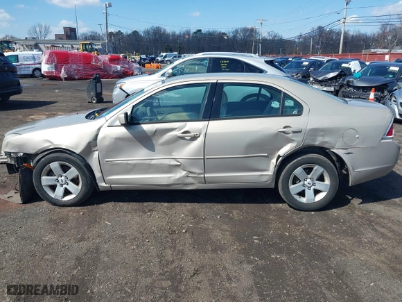 2006 Ford Fusion SE with VIN 3FAFP07176R240651, listed as a IAAI auction lot 41867045 with 164,455 mi miles. Bid and sale history available at carsss.com. Image 14.