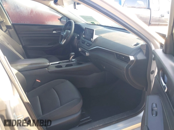 2019 Nissan Altima S with VIN 1N4BL4BV0KC186887, listed as a IAAI auction lot 41824594 with 88,911 mi miles and . Bid and sale history available at DreamBid. Image 5.