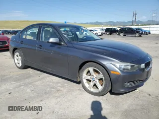 2013 BMW 3 Series 328i xDrive z VIN WBA3B3C5XDF533439, wystawiony jako Copart lot #62130615 z przebiegiem 125 712 mil mil oraz Szkoda całkowita • Salvage title. Historia ofert i sprzedaży dostępna na DreamBid. Obrazek 4.