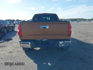 2016 Toyota Tundra SR z VIN 5TFRM5F19GX102715, wystawiony jako IAAI lot #41265300 z przebiegiem 109 619 mil mil oraz . Historia ofert i sprzedaży dostępna na DreamBid. Obrazek 17.