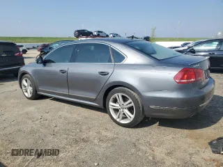 2015 Volkswagen Passat SEL Premium z VIN 1VWCV7A33FC070144, wystawiony jako Copart lot #56777395 z przebiegiem 115 667 mil mil oraz Nie do naprawy • Non repairable. Historia ofert i sprzedaży dostępna na DreamBid. Obrazek 2.