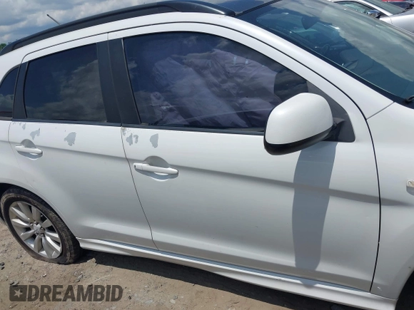 2011 Mitsubishi Outlander SE with VIN JA4AP4AU8BZ012589, listed as a IAAI auction lot 42316134 with 176,450 mi miles and . Bid and sale history available at DreamBid. Image 13.