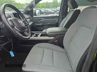 2023 Ram 1500 Big Horn z VIN 1C6RRFFG0PN574736, wystawiony jako IAAI lot #42832753 z przebiegiem 110 691 mil mil oraz . Historia ofert i sprzedaży dostępna na DreamBid. Obrazek 15.