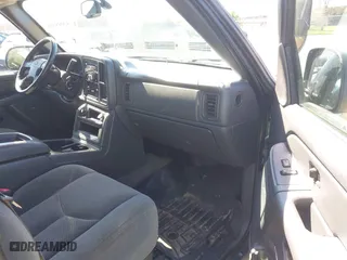 2004 Chevrolet Silverado 1500 Z71 with VIN 2GCEK19T541236477, listed as a IAAI auction lot 42045565 with 125,581 mi miles. Bid and sale history available at carsss.com. Image 5.