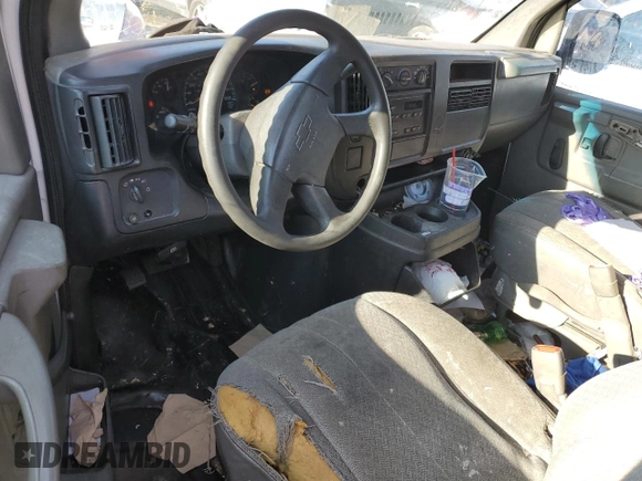 2003 Chevrolet Express Cargo with VIN 1GCGG25V331168496, listed as a Copart auction lot 88327095 with 354,286 mi miles and Salvage Title. Bid and sale history available at DreamBid. Image 8.