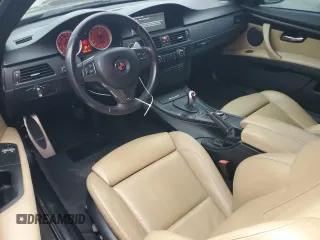 2010 BMW M3 z VIN WBSWD9C58AP362735, wystawiony jako Copart lot #54512815 z przebiegiem 99 924 mil mil oraz Szkody całkowita. Historia ofert i sprzedaży dostępna na DreamBid. Obrazek 8.