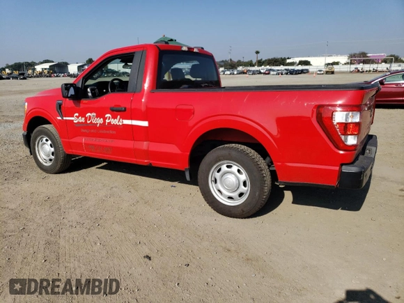 2021 Ford F-150 XL z VIN 1FTMF1CP3MKD82677, wystawiony jako Copart lot #82826014 z przebiegiem 98 441 mil mil oraz Szkoda całkowita • Salvage title. Historia ofert i sprzedaży dostępna na DreamBid. Obrazek 2.