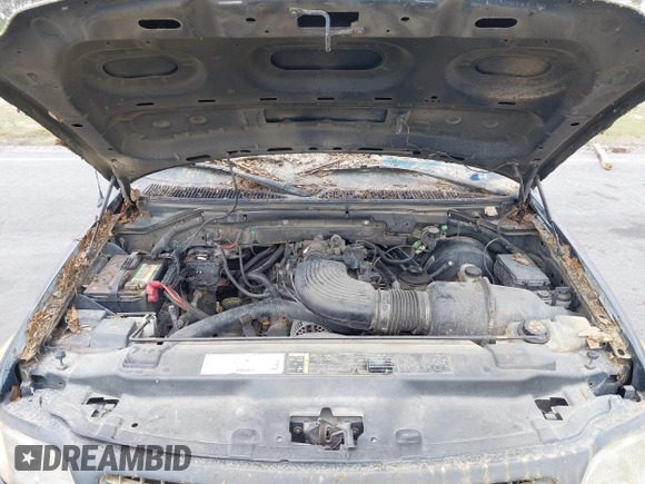 2003 Ford F-150 XLT with VIN 1FTRW076X3KC61967, listed as a IAAI auction lot 42016065 with 206,256 mi miles. Bid and sale history available at carsss.com. Image 10.
