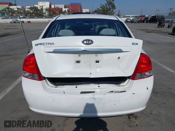 2009 Kia Spectra LX z VIN KNAFE222995623894, wystawiony jako IAAI lot #42385181 z przebiegiem 119 030 mil mil oraz . Historia ofert i sprzedaży dostępna na DreamBid. Obrazek 16.