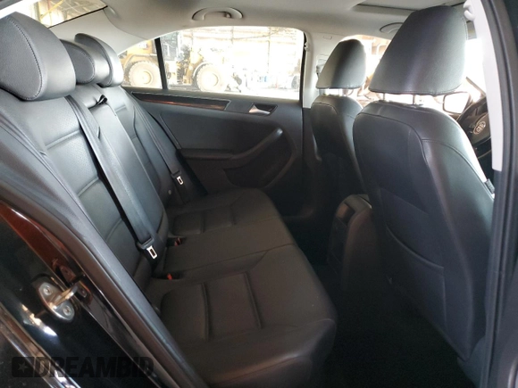 2016 Volkswagen Jetta SEL z VIN 3VWL07AJXGM347854, wystawiony jako Copart lot #53803895 z przebiegiem 107 384 mil mil oraz Szkoda całkowita • Salvage title. Historia ofert i sprzedaży dostępna na DreamBid. Obrazek 10.