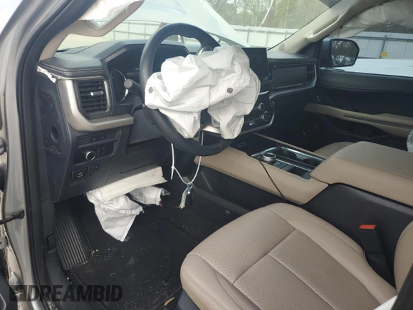 2024 Ford Expedition Max XLT with VIN 1FMJK1H82REA04559, listed as a Copart auction lot 49275045 with 25,641 mi miles and Salvage Title. Bid and sale history available at DreamBid. Image 8.