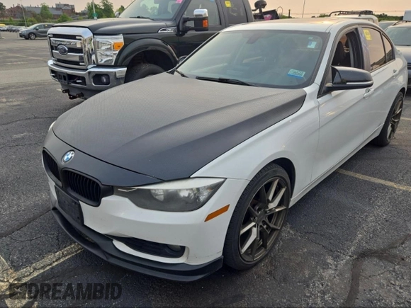 2014 BMW 3 Series 328i xDrive с VIN WBA3B5G57ENS10589, выставлен на аукционе IAAI как лот 42476824 с пробегом 208 112 миль миль и . История ставок и продаж доступна на DreamBid. Изображение 2.