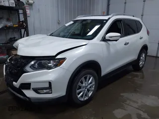 2018 Nissan Rogue SV z VIN 5N1AT2MV5JC840994, wystawiony jako IAAI lot #42145045 z przebiegiem 75 238 mil mil oraz . Historia ofert i sprzedaży dostępna na DreamBid. Obrazek 21.