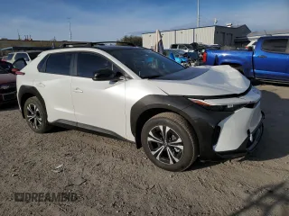 2024 Toyota bZ4X XLE z VIN JTMABACA1RA084605, wystawiony jako Copart lot #47979375 z przebiegiem 5 236 mil mil oraz Szkoda całkowita • Salvage title. Historia ofert i sprzedaży dostępna na DreamBid. Obrazek 4.