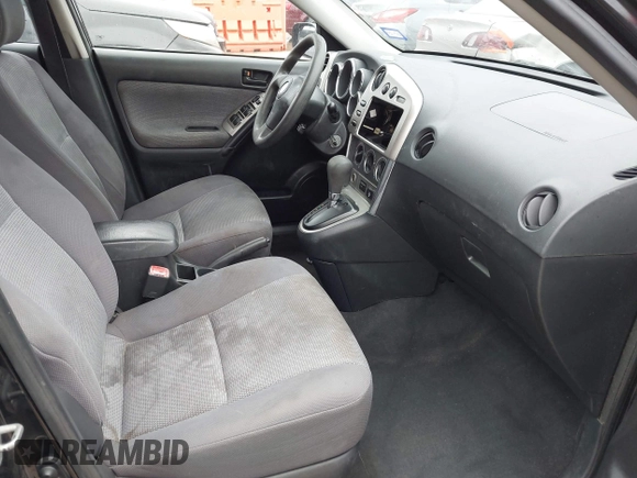 2005 Pontiac Vibe z VIN 5Y2SL63815Z437710, wystawiony jako IAAI lot #41966357 z przebiegiem 226 050 mil mil oraz . Historia ofert i sprzedaży dostępna na DreamBid. Obrazek 5.