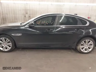 2016 Jaguar XF 35t Premium with VIN SAJBJ4BV4GCY22008, listed as a IAAI auction lot 41791072 with 111,439 mi miles. Bid and sale history available at carsss.com. Image 15.