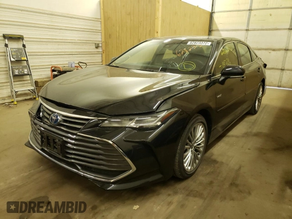 2021 Toyota Avalon Limited Hybrid z VIN 4T1CA1AB3MU001055, wystawiony jako Copart lot #62823372 z przebiegiem 14 776 mil mil oraz . Historia ofert i sprzedaży dostępna na DreamBid. Obrazek 2.