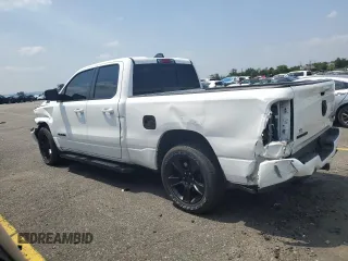 2022 Ram 1500 Big Horn z VIN 1C6SRFBT6NN117916, wystawiony jako Copart lot #61013935 z przebiegiem 43 241 mil mil oraz Szkoda całkowita • Salvage title. Historia ofert i sprzedaży dostępna na DreamBid. Obrazek 2.