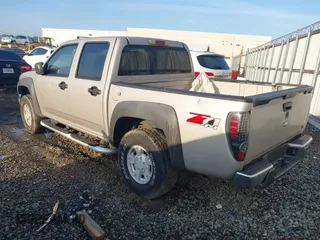 2004 Chevrolet Colorado 1SB LS Z85 with VIN 1GCDT136648141371, listed as a IAAI auction lot 41492211 with 262,450 mi miles. Bid and sale history available at carsss.com. Image 3.