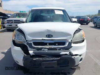 2010 Kia Soul + with VIN KNDJT2A21A7128666, listed as a IAAI auction lot 42019160 with 113,198 mi miles. Bid and sale history available at carsss.com. Image 12.