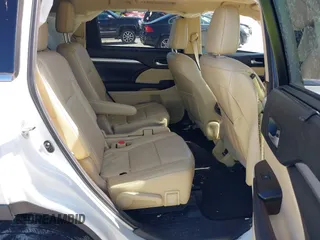 2017 Toyota Highlander XLE with VIN 5TDKZRFH4HS525085, listed as a IAAI auction lot 42506385 with 84,581 mi miles and . Bid and sale history available at DreamBid. Image 8.