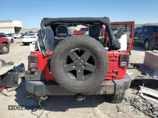 2016 Jeep Wrangler Unlimited Freedom z VIN 1C4BJWDG7GL168548, wystawiony jako Copart lot #49893385 z przebiegiem 107 672 mil mil oraz Szkoda całkowita • Salvage title. Historia ofert i sprzedaży dostępna na DreamBid. Obrazek 6.
