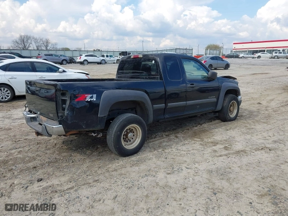 2004 Chevrolet Colorado LS Z85 with VIN 1GCDT196848111585, listed as a IAAI auction lot 41798106 with 334,376 mi miles. Bid and sale history available at carsss.com. Image 4.