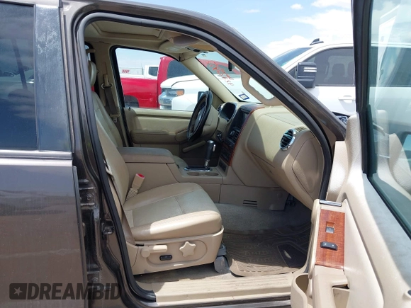2007 Ford Explorer Eddie Bauer z VIN 1FMEU64E37UA97616, wystawiony jako IAAI lot #42761472 z przebiegiem 220 385 mil mil oraz . Historia ofert i sprzedaży dostępna na DreamBid. Obrazek 5.