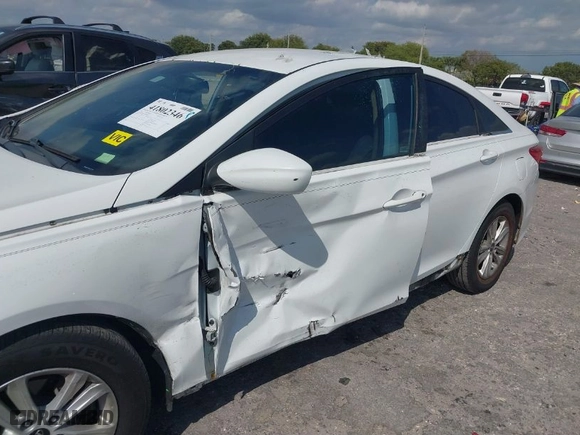 2014 Hyundai Sonata GLS with VIN 5NPEB4AC3EH923678, listed as a IAAI auction lot 41802346 with 137,812 mi miles. Bid and sale history available at carsss.com. Image 6.