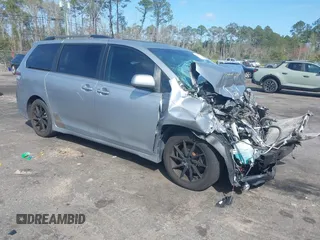 2015 Toyota Sienna SE with VIN 5TDXK3DC3FS550300, listed as a IAAI auction lot 41712966 with 154,242 mi miles. Bid and sale history available at carsss.com. Image 1.