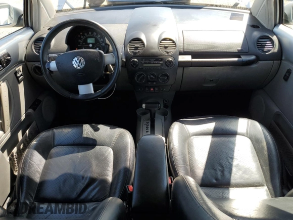 2001 Volkswagen Beetle GLX with VIN 3VWDD21C51M418611, listed as a Copart auction lot 54907905 with 131,548 mi miles and Clean Title. Bid and sale history available at DreamBid. Image 8.